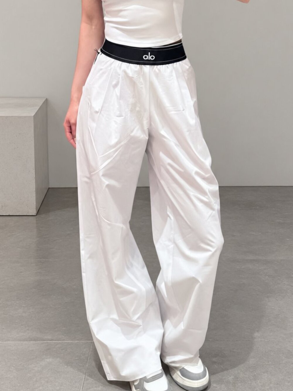 NWT ALO Yoga🦄Suit Up Trouser White Black Regular 30" Work Travel Pants